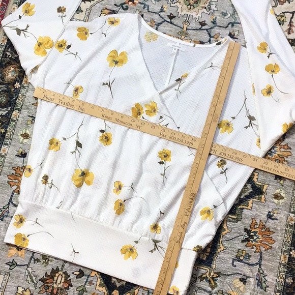 🌼 MAURICES Cream Yellow Floral Waffle Weave Faux Wrap Dolmen Long Sleeve - Picture 4 of 6